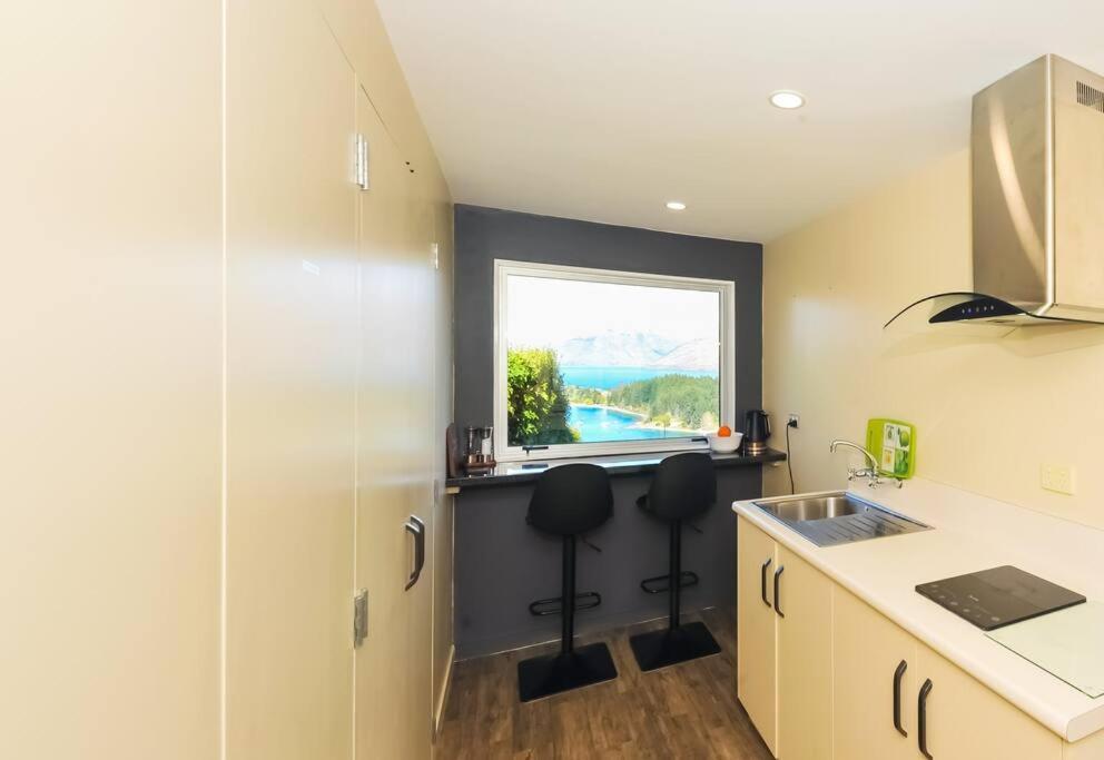 Lovely Apartment- Amazing Lake & Mountain Views Queenstown Buitenkant foto